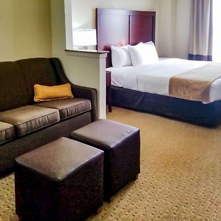 Quality Suites Las Colinas Center Irving Bagian luar foto