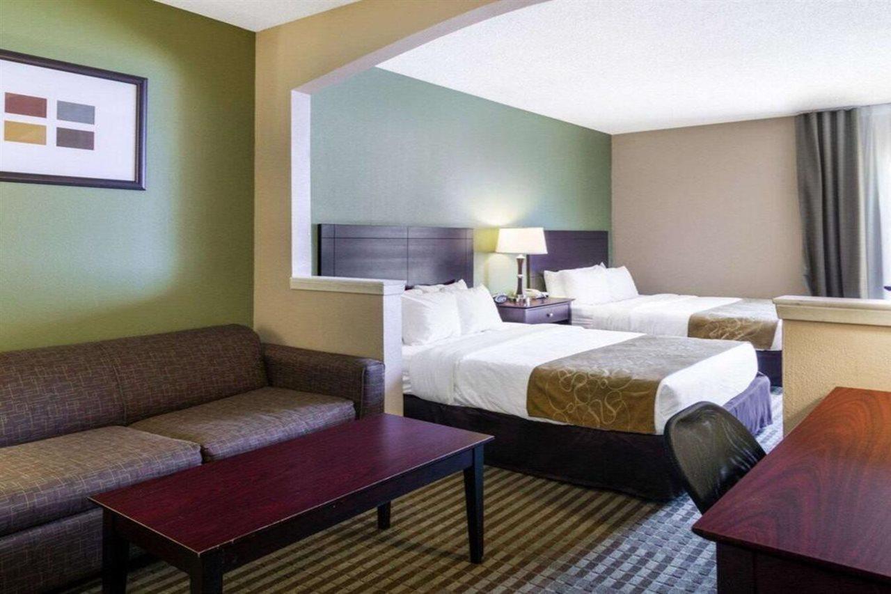 Quality Suites Irving-Las Colinas Bagian luar foto