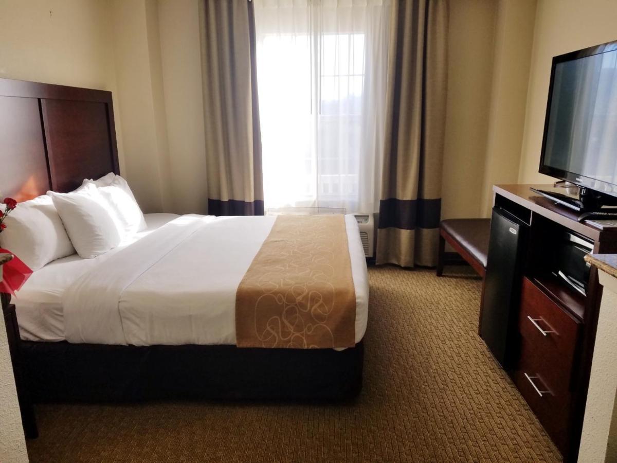 Quality Suites Irving-Las Colinas Bagian luar foto