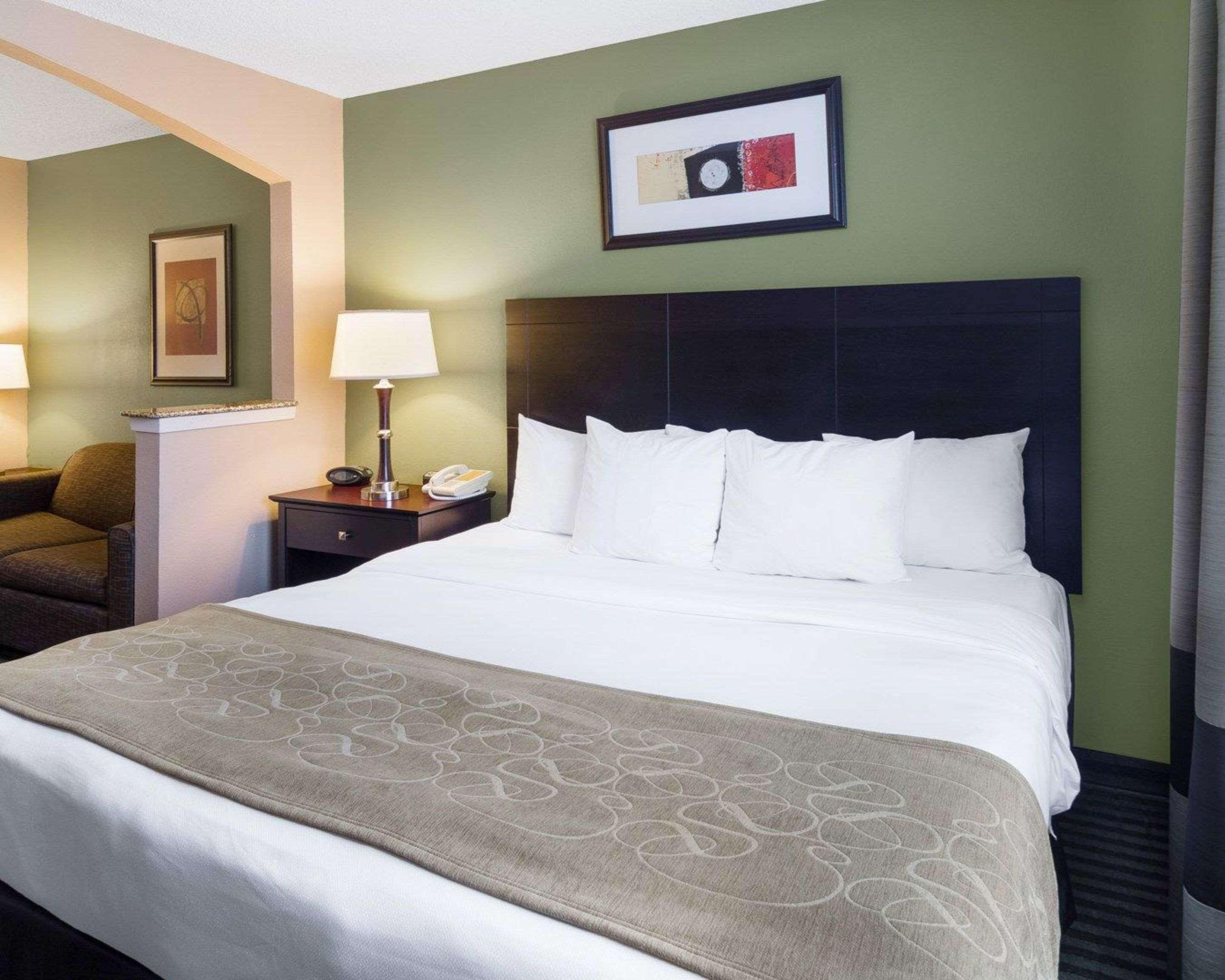 Quality Suites Irving-Las Colinas Bagian luar foto