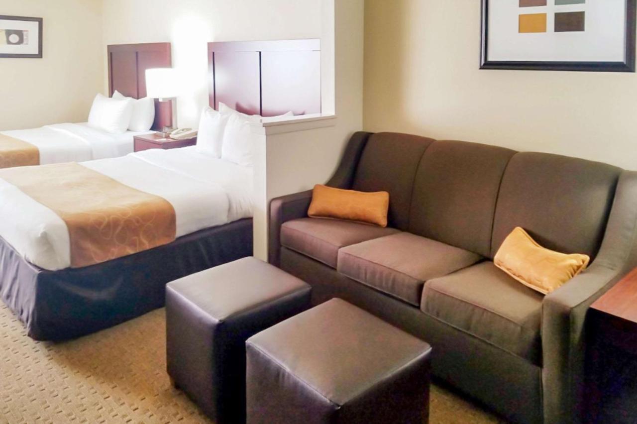 Quality Suites Las Colinas Center Irving Bagian luar foto