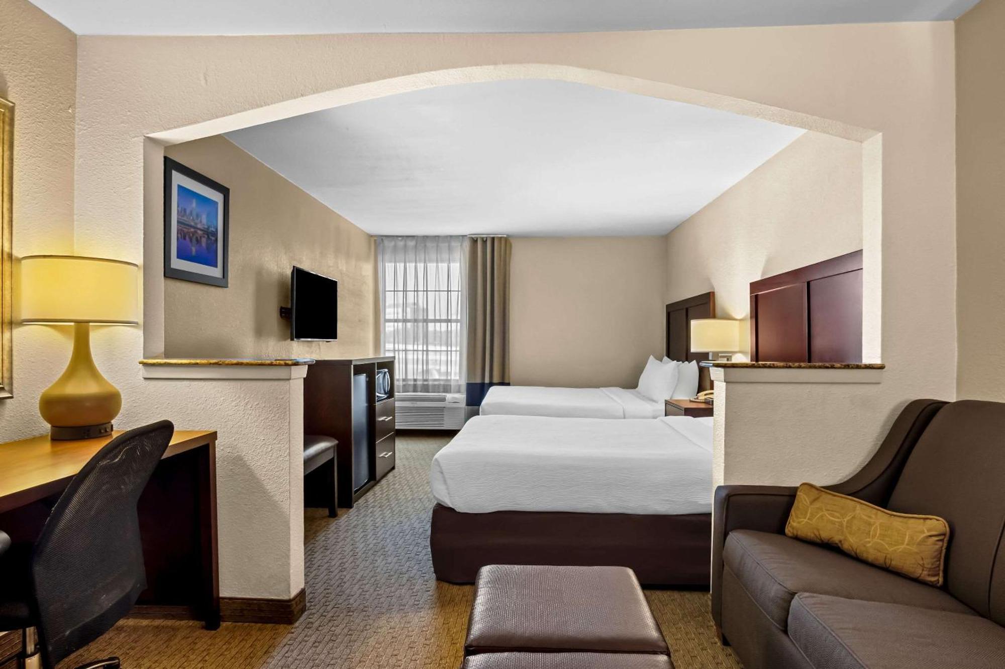 Quality Suites Irving-Las Colinas Bagian luar foto
