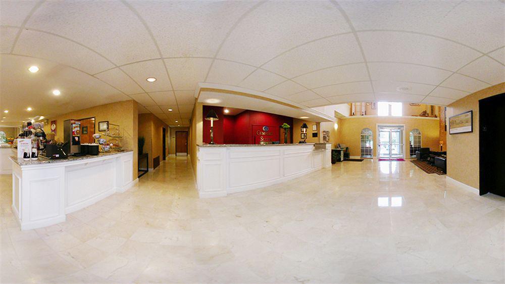 Quality Suites Irving-Las Colinas Bagian luar foto