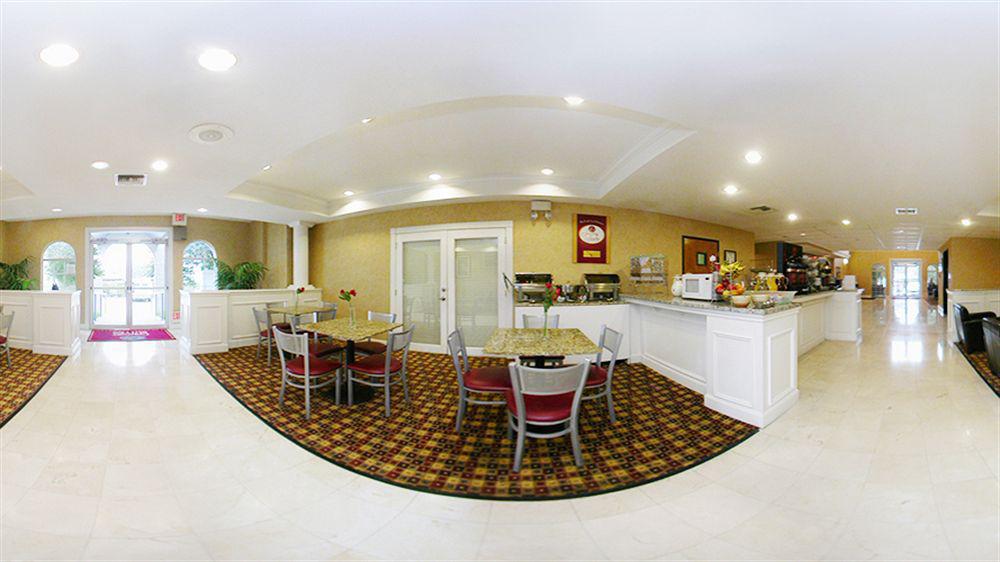 Quality Suites Irving-Las Colinas Bagian luar foto