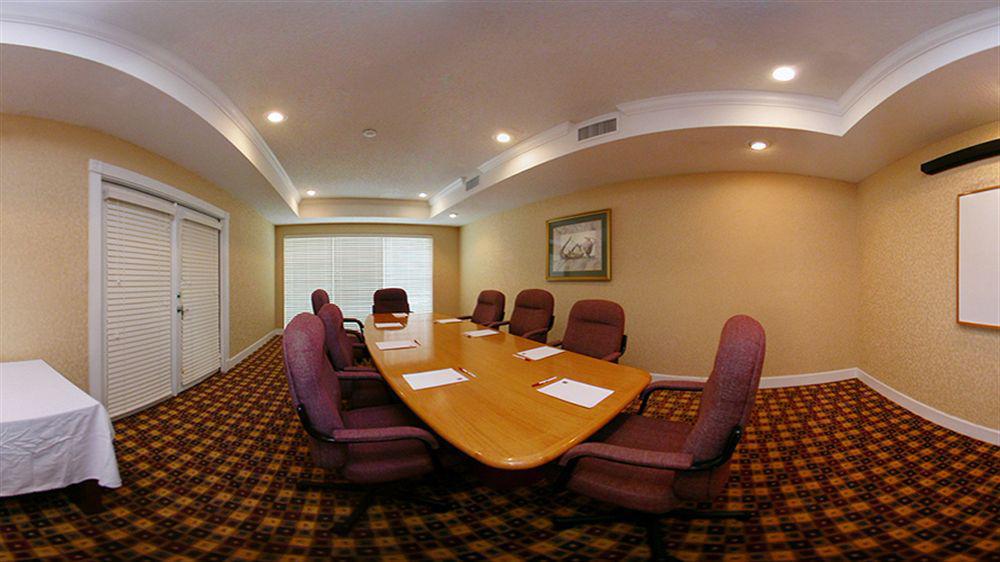 Quality Suites Irving-Las Colinas Bagian luar foto